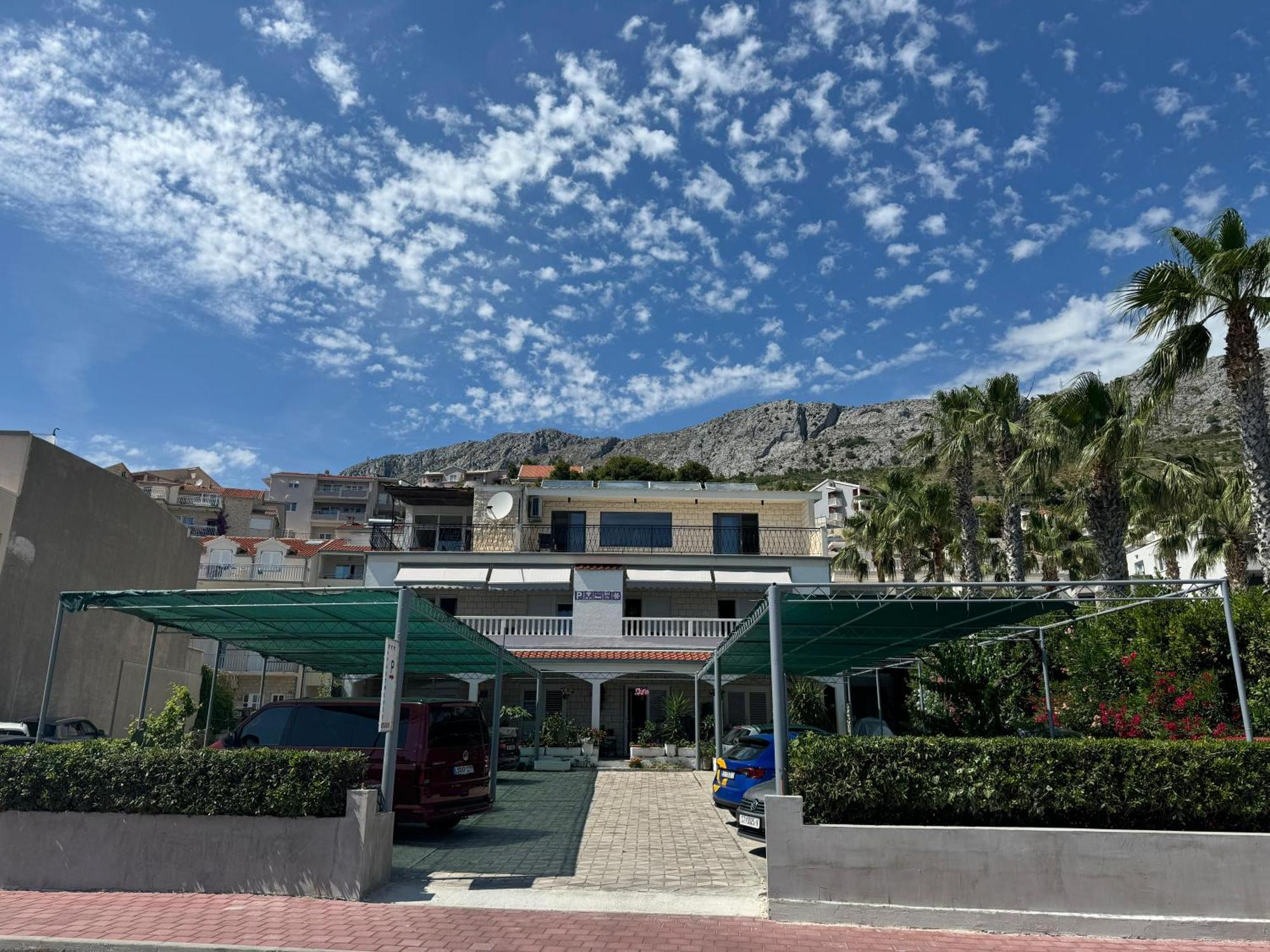 Apartmani “Kresimir” Omiš Екстериор снимка