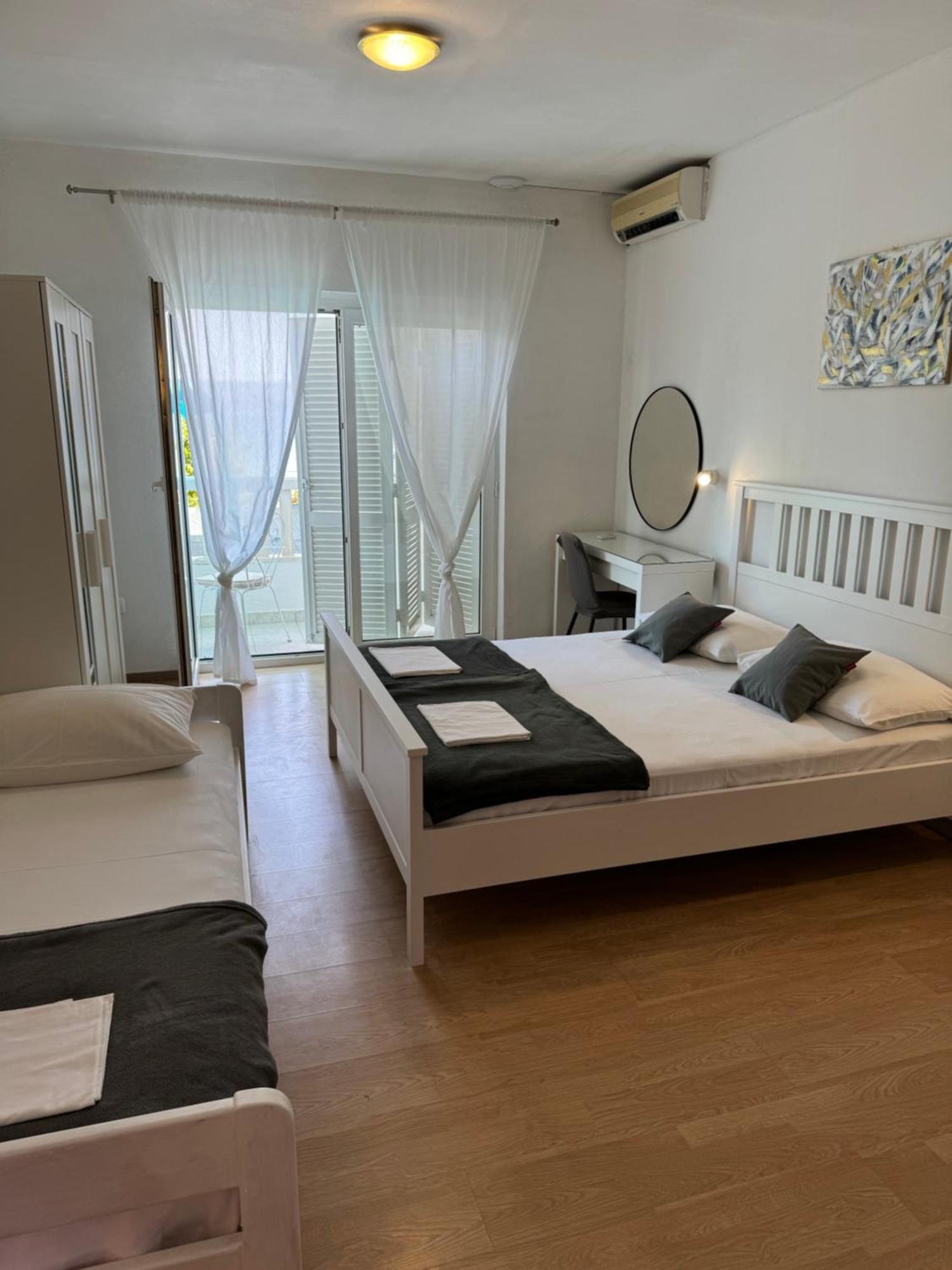 Apartmani “Kresimir” Omiš Екстериор снимка